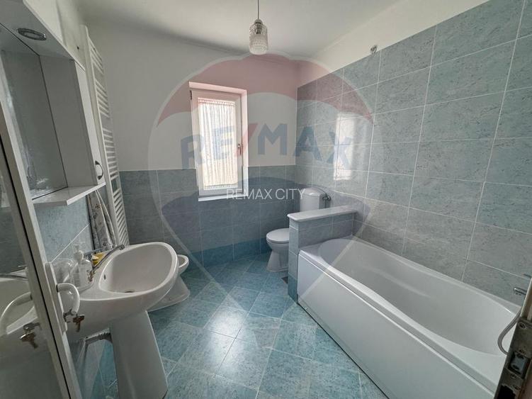 Casă / Vilă cu 6 camere de vânzare în zona Darmanesti - 21