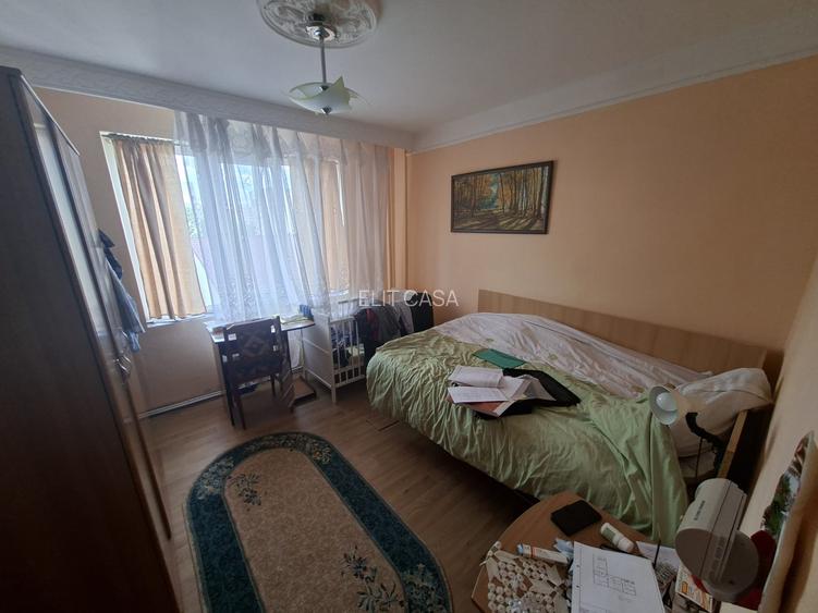 Apartament cu 3 camere decomandat, etaj 6/10, zona Alexandru cel Bun - 4