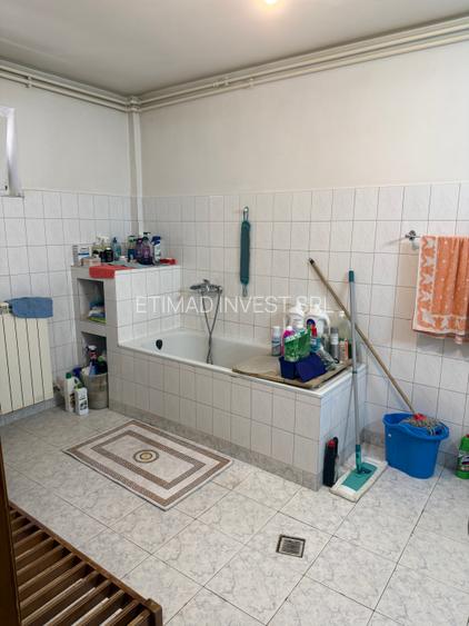 Vila P+1/ Garaj / Acces la 2 strazi / 630 mp - 23