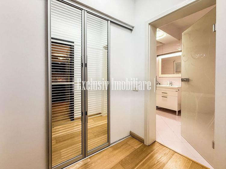 Vedere Frontala la Mare si Plaja la Picioare - Apartament cu Parcare Privata - 22