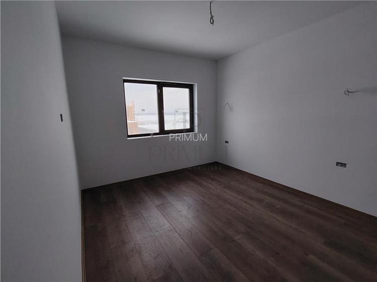 Duplex superb - toate utilitatile - personalizare interioara. - 9