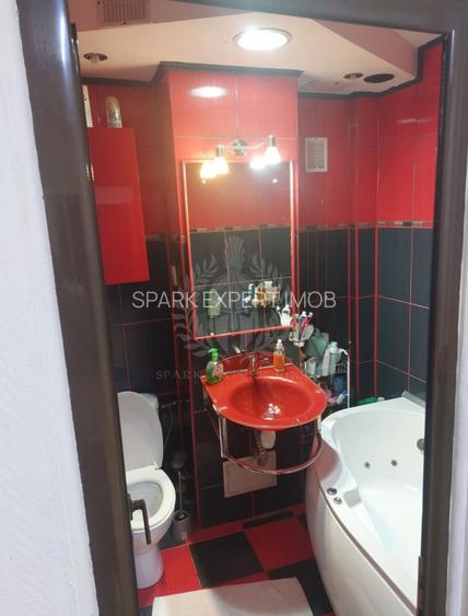 APARTAMENT DE VANZARE CU 2 CAMERE DECOMANDAT - 6