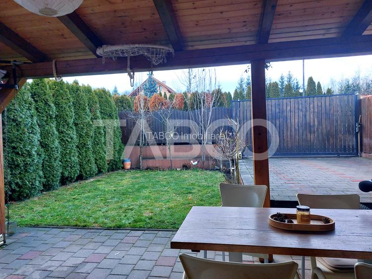 Duplex de vanzare P+M 100 mpu 4 camere curte libera 110 mp Cisnadie - 23