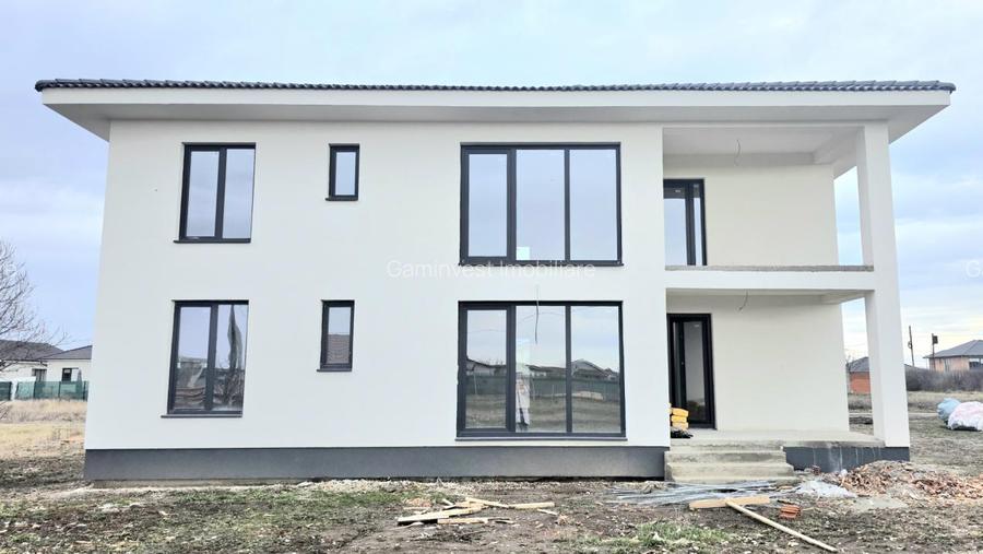 Imobil cu destinatie multipla - comercial si de locuit in Santandrei, Bihor - 3