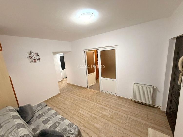 Apartament 2 camere decomandat, 65 mp, CT, PVC, living 20 mp, etaj 1 - 10