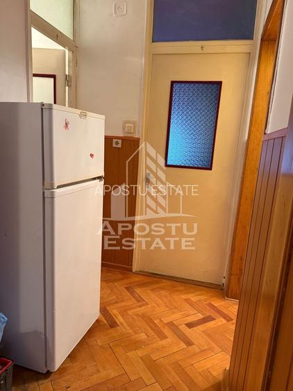Apartament cu 3 camere, etajul 1, centrala proprie, zona Cotu Mic - 11