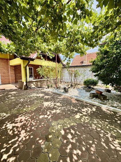 Casa individuala - zona Calea Dumbravii - 2 intrari separate - 3