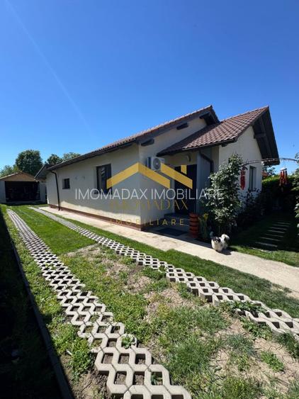 -Casa Individuală -3 dormitoare -2 băi - - 2