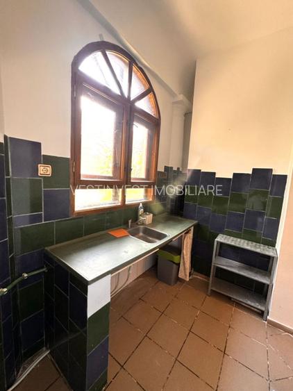 Apartament spațios la curte comună – zonă centrală, Oradea - 12