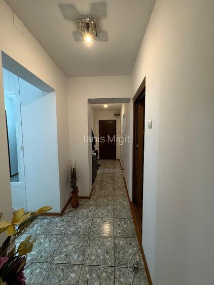 Vand apartament cu 4 camere in E3 - 9