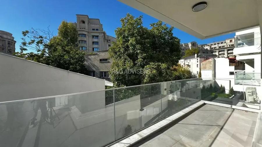 4 camere Unirii/ansamblu exclusivist/parcare dubla inclusa/ Comision 0 - 14