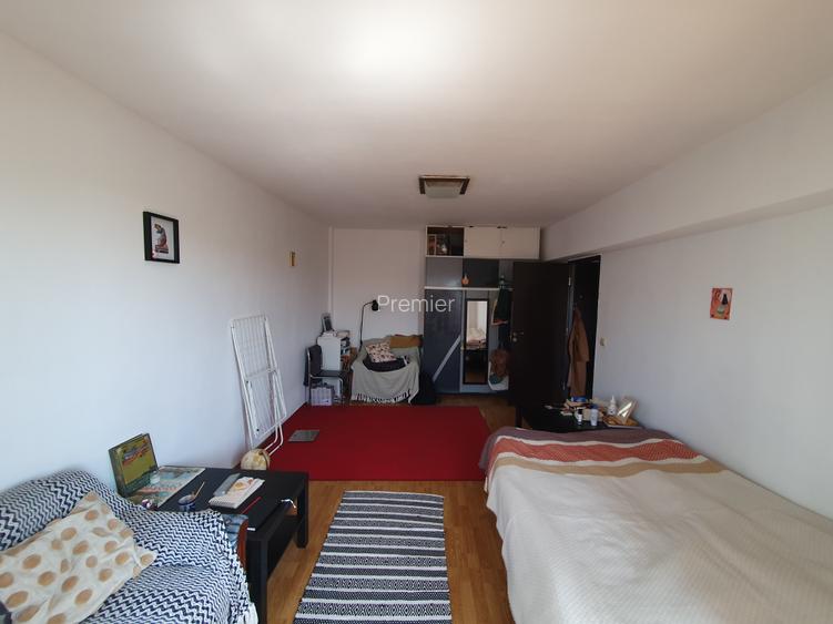 Craiter (str, Dacia ), garsoniera decomandata, etaj 4/4, 50000 euro - 2