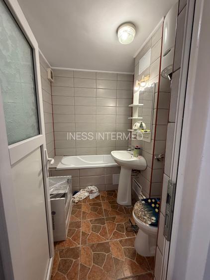 Eroilor Stirbei Voda - apartament cu 2 camere nemobilate - constructie 1990 - 4