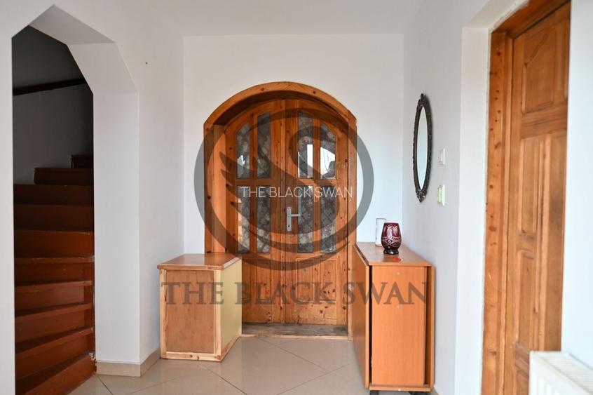 Casa cu 7 camere de vanzare | Zona Centrala, Baicoi | Comision 0% - 19