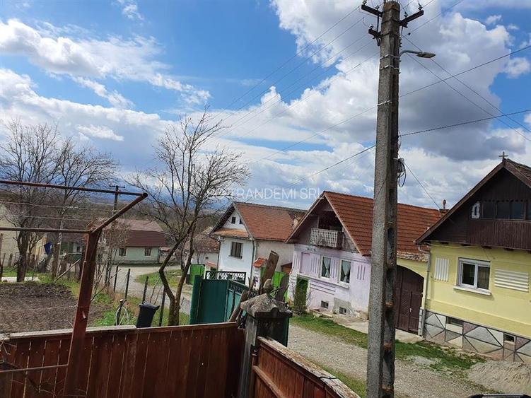 Casă cu 1100mp teren in satul Colun - la 40 km de Sibiu - 6