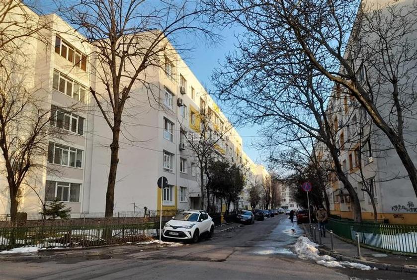 ISPIRESCU, MALCOCI, 69 MP DECOMANDAT, O BAIE, 2 BALCOANE, BLOC 1979 - 14