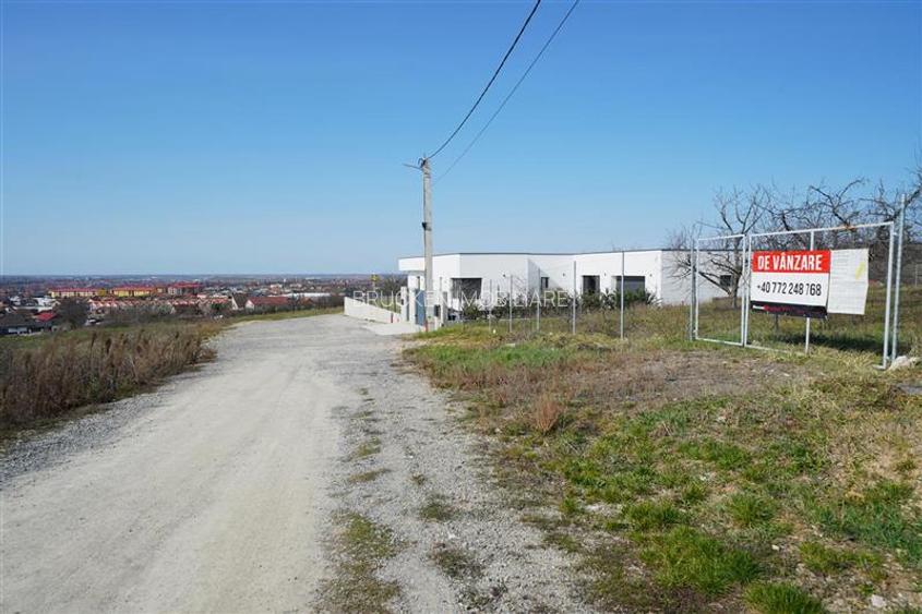 Teren pe deal | 2400 mp - 6