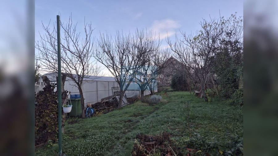 Casa pe un nivel, cu livada,  la intrarea in Dezmir - 10