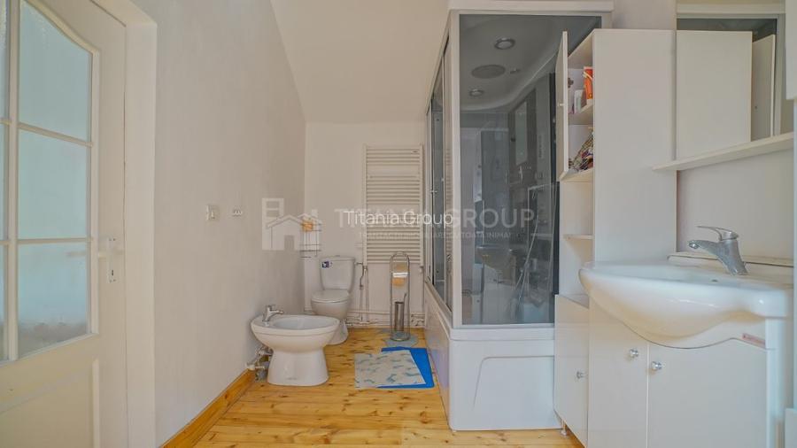 Vila in Poiana Brasov cu teren generos 1600mp, 2 corpuri, comision 0 - 10