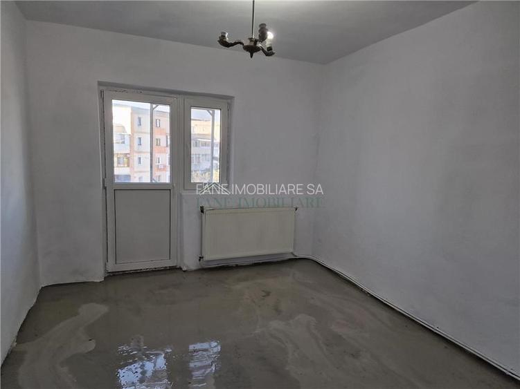 Vand apartament 3 camere amvelopat Urziceni Centru - 7