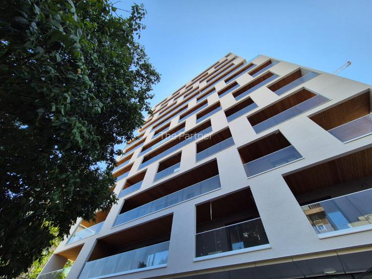 SPAȚIU COMERCIAL DE INCHIRIAT - BLOC NOU - 7