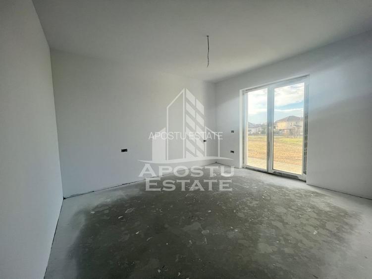 Duplex cu 4 camere, dressing si 3 bai. Toate utilitatile, la asfalt. - 4