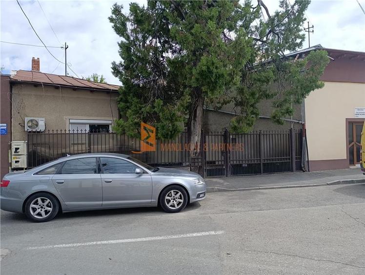 Casa tip parter zona Centru