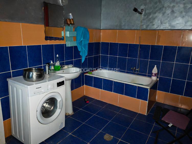 Casa 6 camere libera la vanzare RASNOV - 14