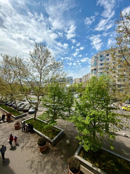 Apartament de vânzare 3 Camere | Apărătorii Patriei – 74 mp - renovat | Metrou - 11