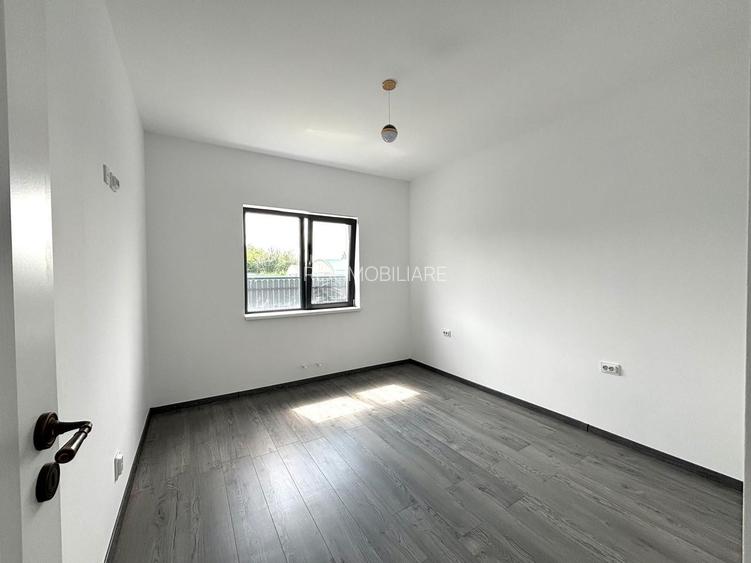 Super pret - Casa individuala cu 4 camere - Sanmihaiu Roman - 4