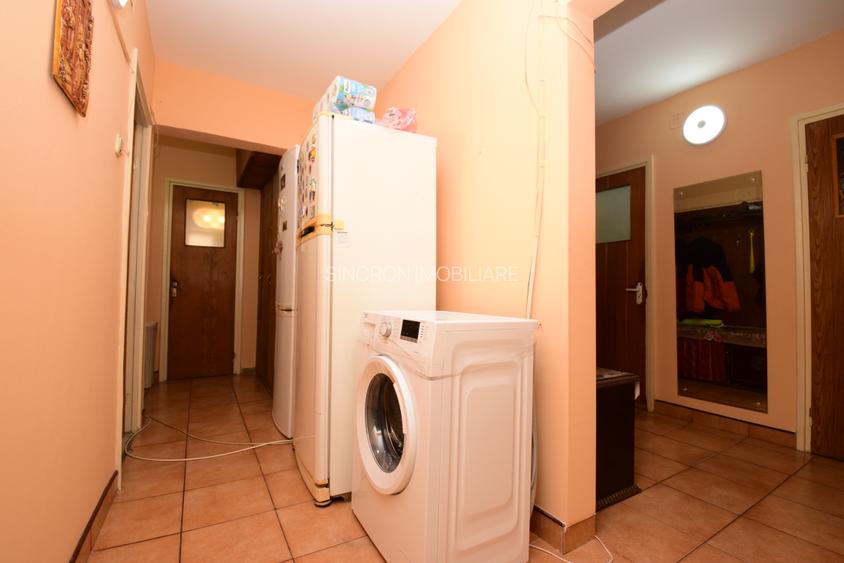 4 camere decomandat, centrală, boxă, etaj 1, 2 băi, Aleea Giurgeni - 1 Decembrie - 8