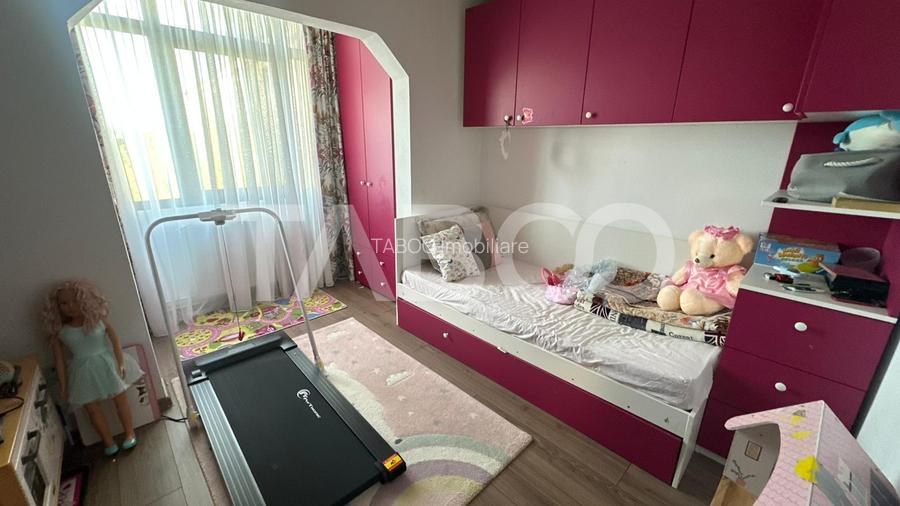 Apartament 4 camere decomandat 2 bai pivnita zona Strand Sibiu - 6