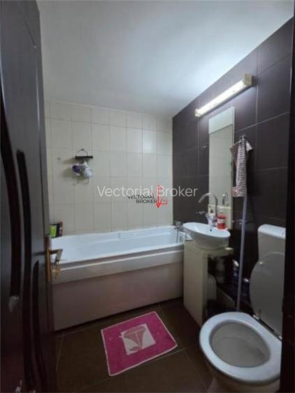 2 camere Titan Auchan bloc din 1981 - 2