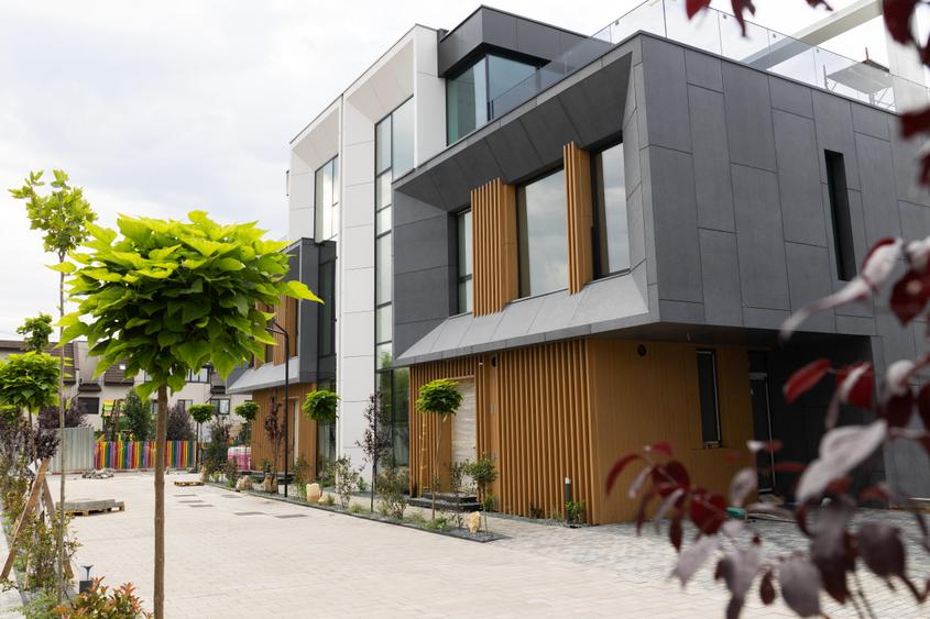 eef69f2b-3db6-42e6-9856-99d3919613f4 - 5