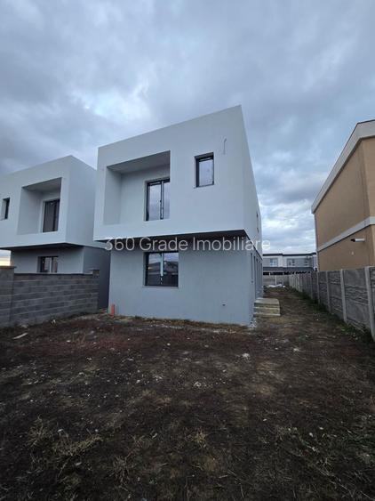 Duplex despartit prin camera tehnica M. Noua - 2