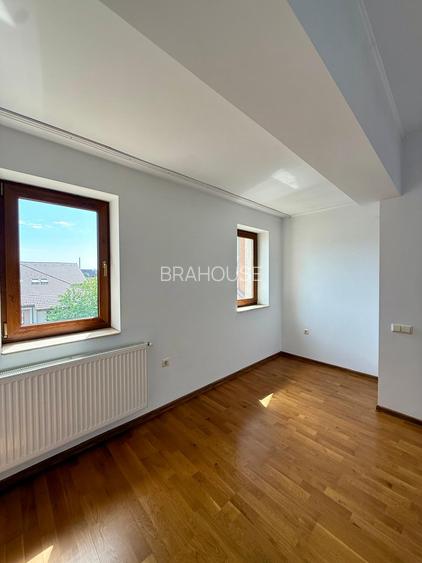 Apartament 3 camere de vanzare, Tractorul, parcare subterana - 4