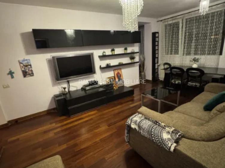 Titan Parc, scoala Hamburg 195, Rotunda - 3