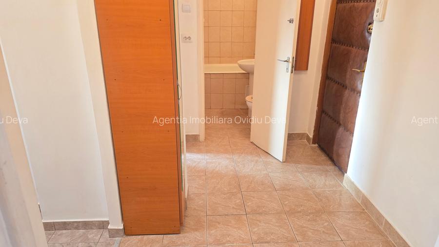 Vand apartament 2 camere decomandat in Deva, zona Micro 15, situat pe mijloc, - 3