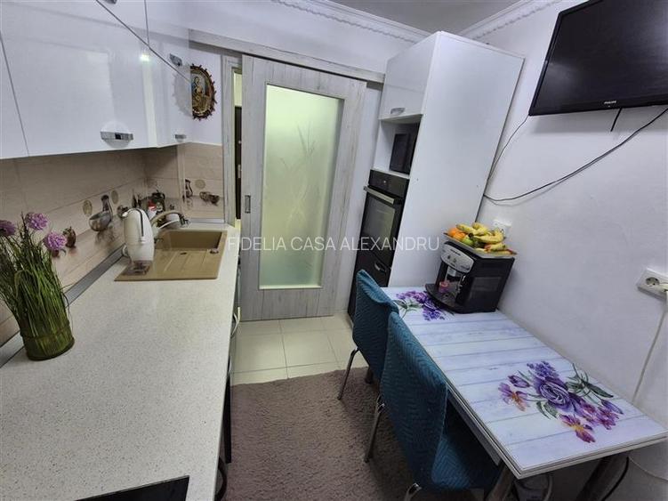 Apartament 3 camere, semidecomandat, 60 mp - Podu Ros - 9