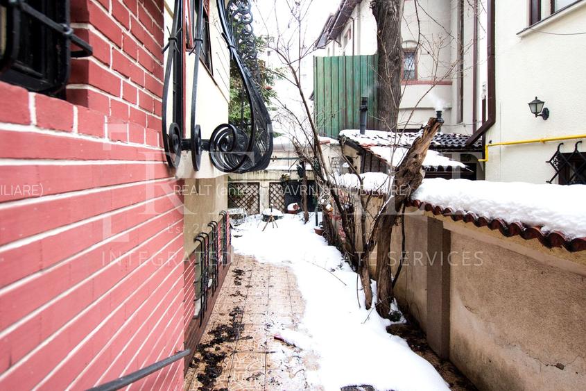 Inchiriere casa, vila 5 camere | Arhitectura deosebita, Curte | Stefan cel Mare - 35