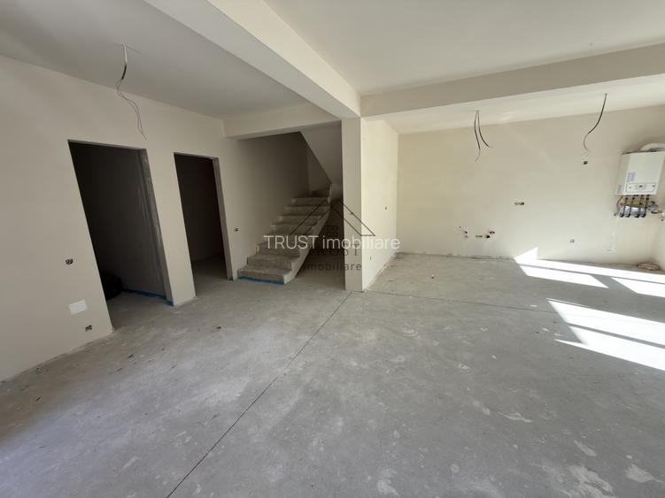 Duplex modern cu 3 dormitoare, pod circulabil și grădină amenajată în Florești - 4