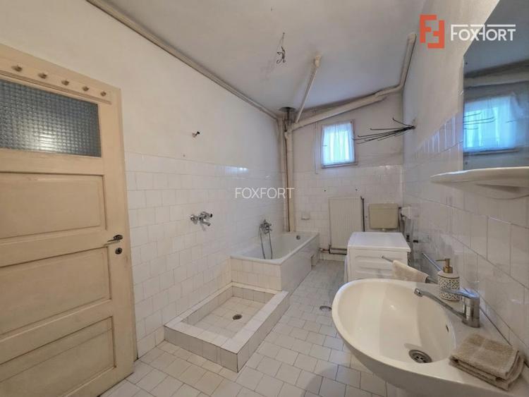 Casa de vanzare Parter + 2 Etaje |7camere | 350 mp utili | Zona UTA - 11