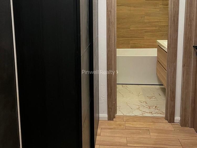 2 Room I Modern I Exigent Plaza - 9