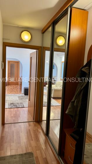 Vis avis cladire CEC, bloc 1980, unic, f. rar in piata - 7