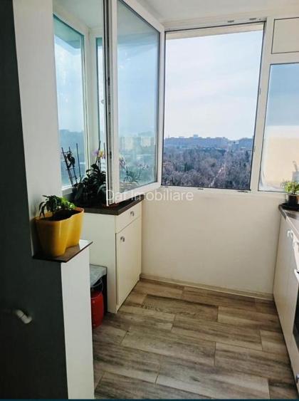 110000euro-Obor-3camere-70mp -bloc 1980 - 4