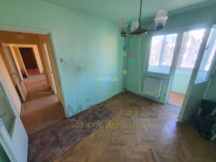 3 Camere. Etaj intermediar. Boxa. Centrala proprie. Termopane. - 4