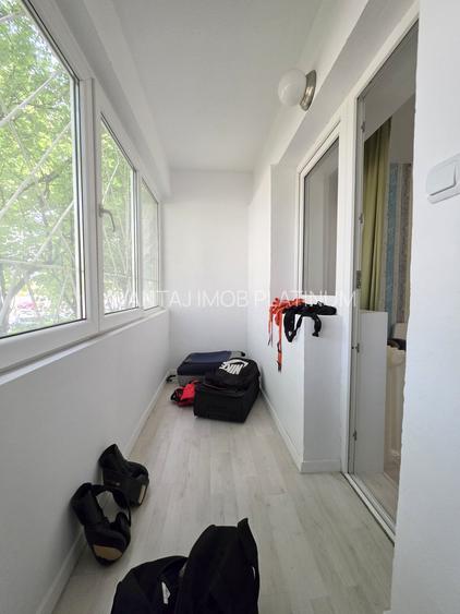 Calea Vacaresti - Parc Tineretului (Lumea Copiilor), bloc 1988 - 19