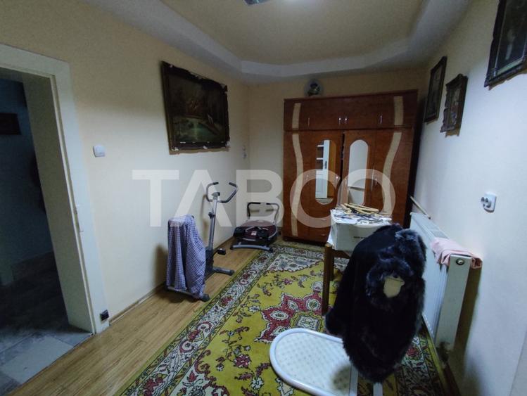 Casa cu spatii comerciale de vanzare in Sibiu Lacul Binder