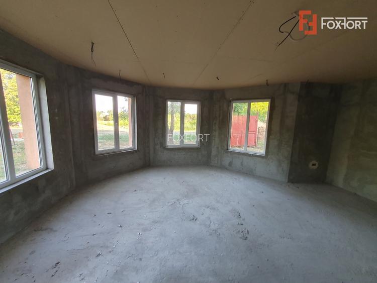 Casa individuala cu 5 camere si 2 bai, Central - Jebel - 9