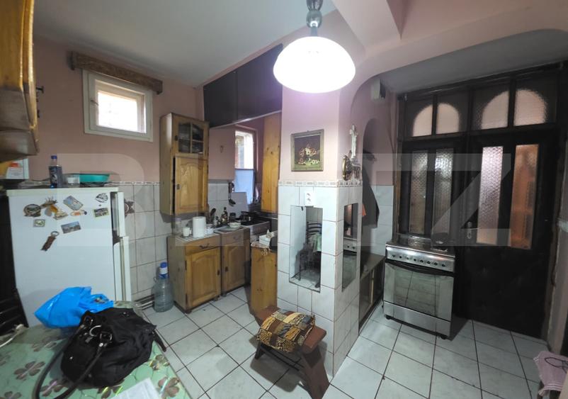 Casa, zona ultracentrala – ideala pentru locuinta sau activitate profesionala